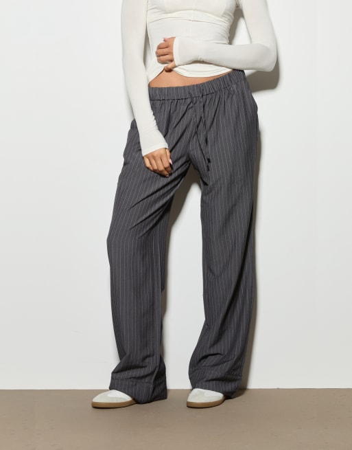 Noughts & Kisses Ayla grey pinstripe trousers in grey, 4 of 4