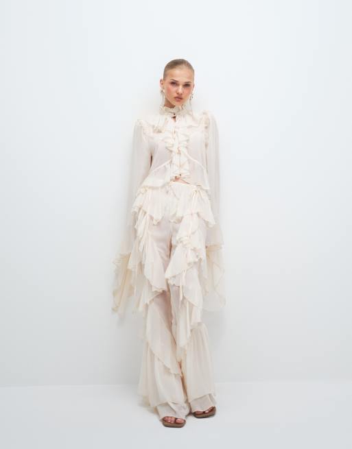 Noughts & Kisses - Coordinato in chiffon con maxi volant color crema con blusa e pantaloni