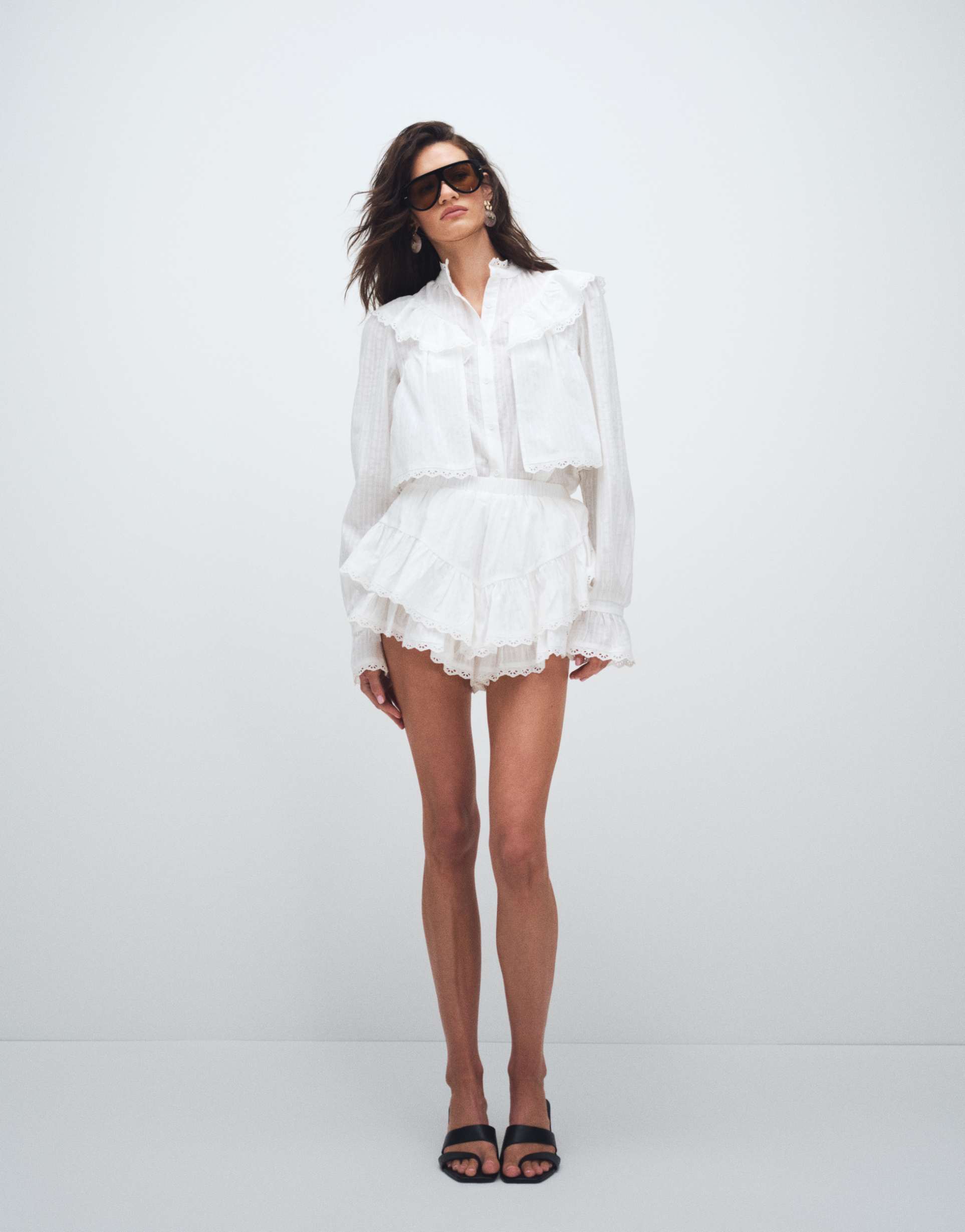 noughts & kisses cotton eyelet trim ruffle skort in white - part of a set