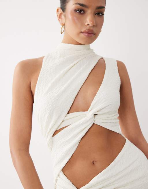 Noughts & Kisses - Hoogsluitende maxi-jurk met textuur, uitsnijding en dijsplit in crème, 4 van 4