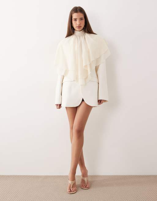 Noughts & Kisses - Hoogsluitende poncho blouse van chiffon met ruches in crème, 2 van 4