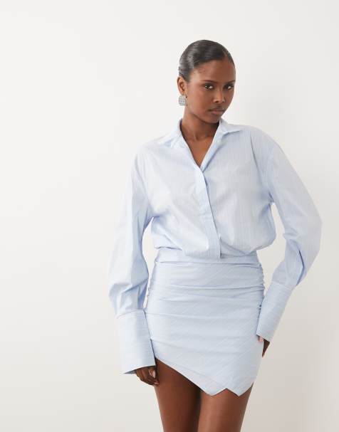 Noughts & Kisses katoenmix button-up asymmetrische zoom mini overhemdjurk met diepe manchetten in blauw krijtstreep - view 1