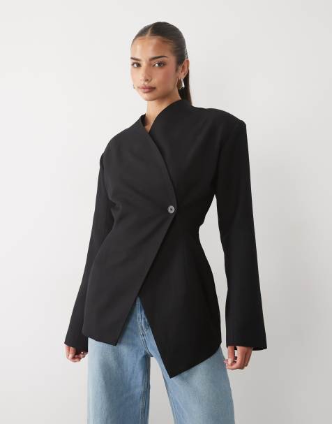 Noughts & Kisses Naia blazer met overslag, getailleerde taille en structuur in zwart - view 1