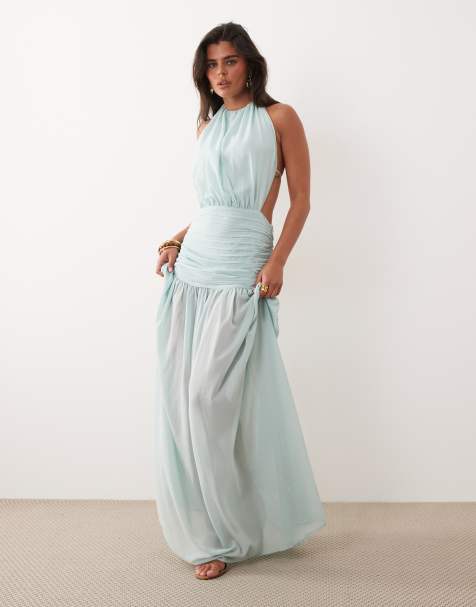 Noughts & Kisses – Plissiertes Neckholder-Maxikleid in Hellblau mit transparentem Saum und geraffter Taille - view 1