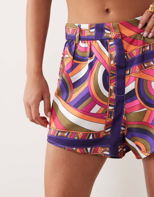 Noughts & Kisses - Satijnen mini short met print in multi, deel van co-ord set, 4 van 5