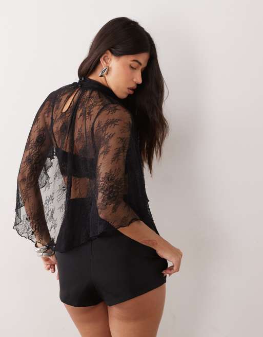 Noughts & Kisses top nero con pizzo, collo alto e dettaglio mantella, 3 di 4