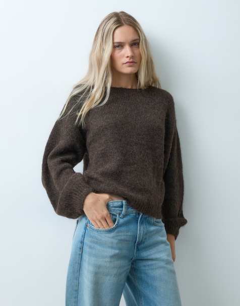 Nur Strickpullover mit überschnittenen Schultern in Braun - view 1