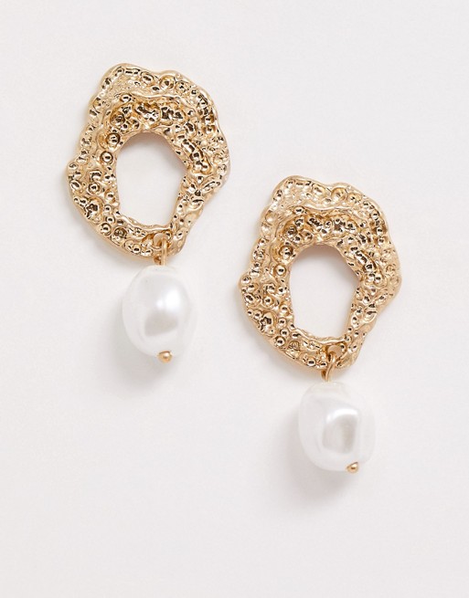 Nylon molten gold and pearl drop down earrings