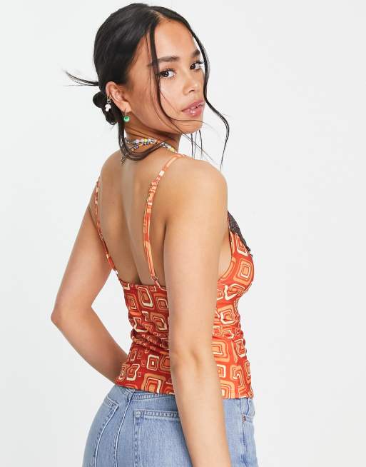 O Mighty - Y2K - Rød cami-top med blonder og sløjfedetalje i geometrisk retro-print, 2 af 4