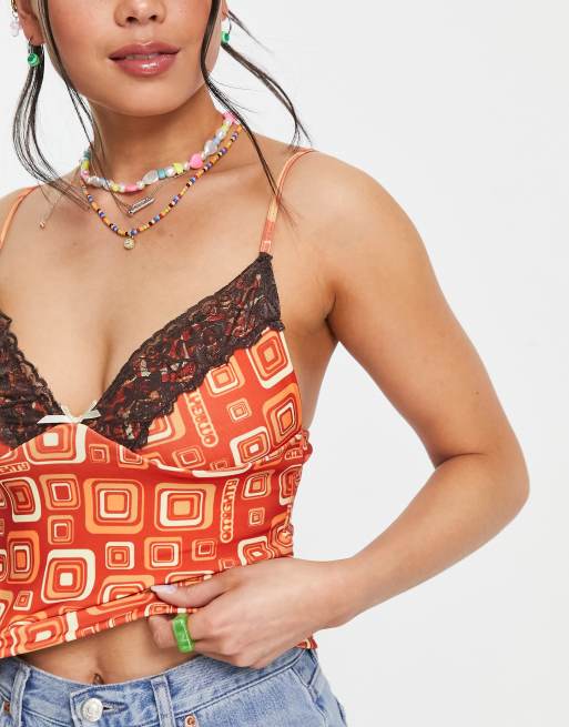 O Mighty - Y2K - Rød cami-top med blonder og sløjfedetalje i geometrisk retro-print, 3 af 4