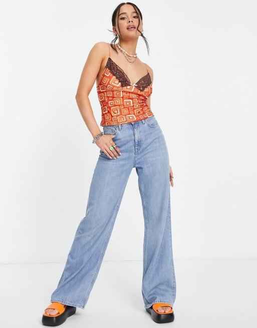 O Mighty - Y2K - Rød cami-top med blonder og sløjfedetalje i geometrisk retro-print, 4 af 4