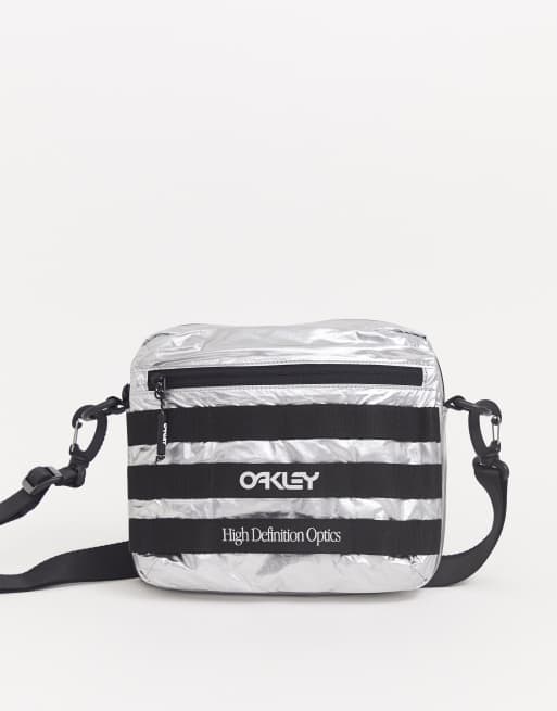 Oakley body shoulder bag in silver