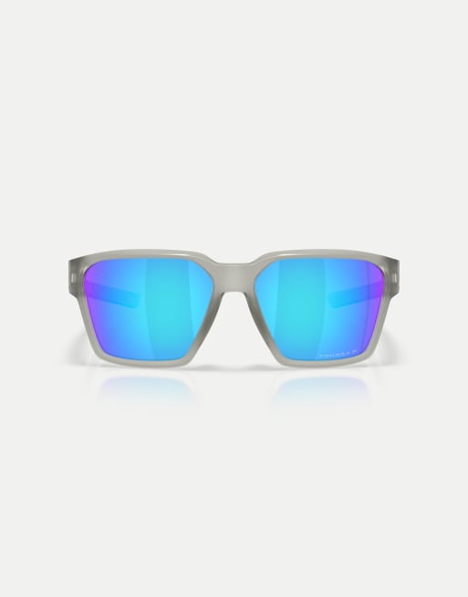 Oakley Briza square polarised sunglasses with blue mirrored lens in matte grey ink, 2 of 3
