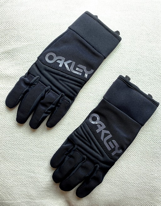 Oakley Factory Park glove in black