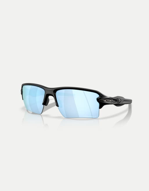 Oakley Flak® 2.0 xxl rectangle polarised sunglasses with blue mirrored lens in matte black, 3 of 4