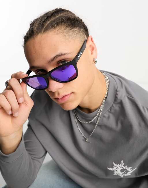 Oakley – Frogskins – Czarne kwadratowe okulary przeciwsłoneczne z odbijającymi światło fioletowymi soczewkami