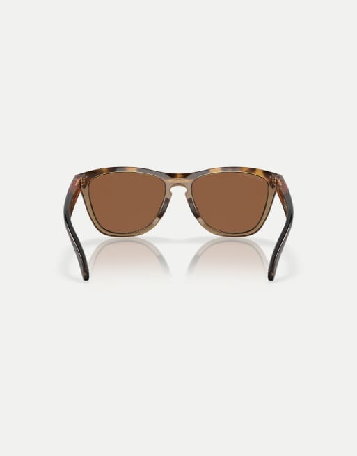 Oakley frogskins™ range square polarised sunglasses in brown with brown mirrored lens in brown tortoise/brown smoke, 2 of 4