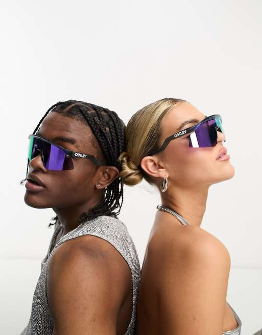 Hydra visor sunglasses with reflective purple lens in black | ASOS