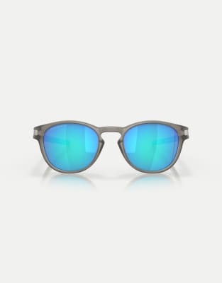 Oakley - Latch - Runde, polarisierte Sonnenbrille in Tintenmattgrau mit blau verspiegelten Gläsern