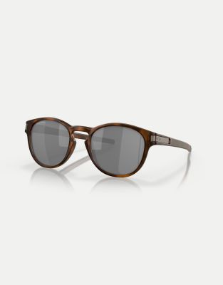 Oakley - Latch - Runde Sonnenbrille in mattbrauner Schildpatt-Optik mit grauen verspiegelten Gläsern