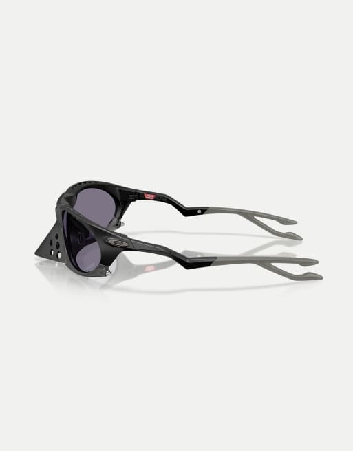 Oakley - Plantaris - Occhiali da sole ovali nero opaco con lenti grigie, 4 di 4