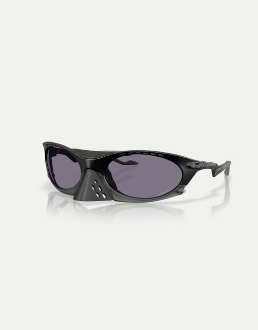 Oakley – Plantaris – Ovale Sonnenbrille in mattem Schwarz mit grauen Gläsern, 2 von 4