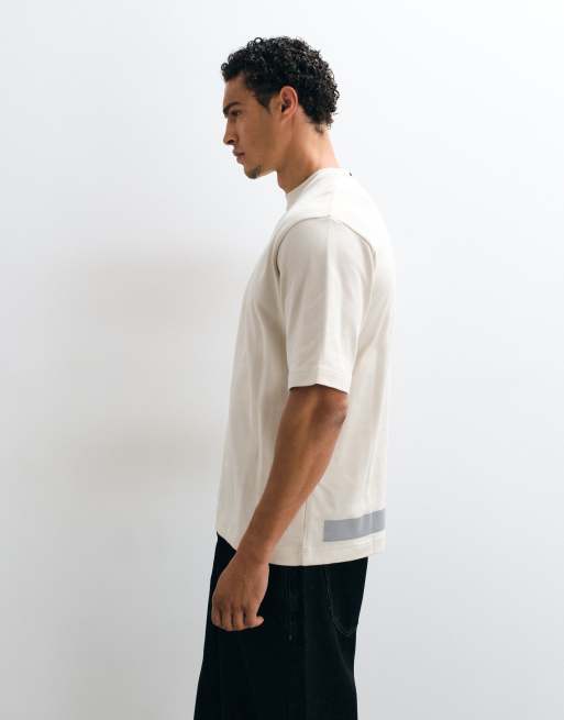 Oakley Reserve Strato reflective t-shirt in off white, 2 of 5