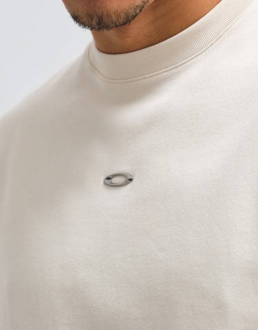 Oakley Reserve Strato reflective t-shirt in off white, 5 of 5