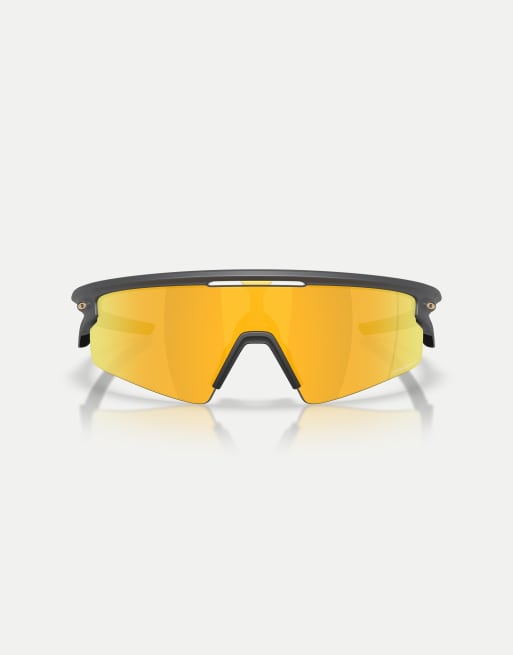 Oakley - Sphaera™ Strike - Occhiali da sole rettangolari color nero opaco con lenti polarizzate dorate a specchio