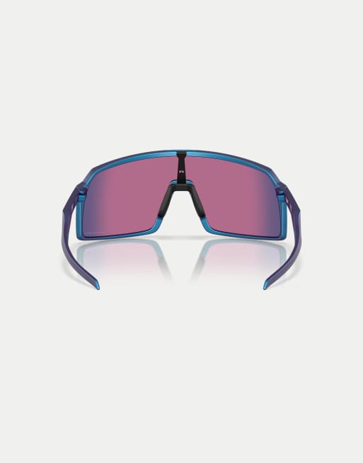 Oakley Sutro gafas de sol rectangulares con lente espejada violeta en acabado mate cian/azul cambiante, 2 de 4