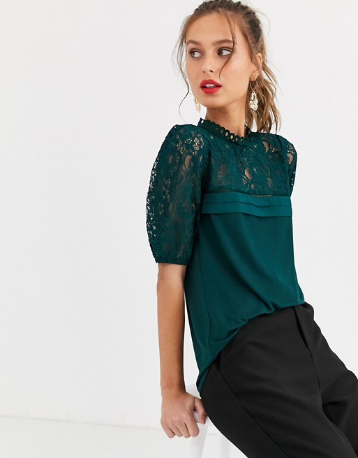 Oasis blouse with lace yolk in green