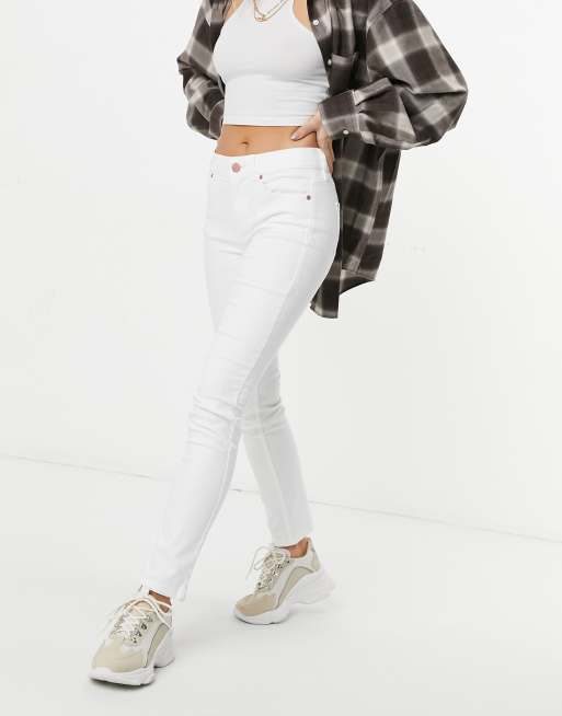 Oasis Cherry denim jeans in white ASOS