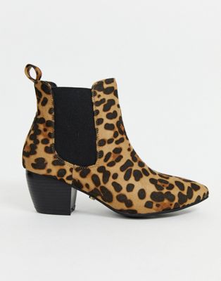 Oasis heeled chelsea boots in leopard 