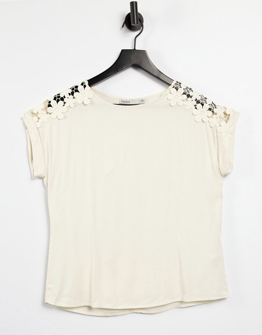 Oasis lace trim roll sleeve T-shirt in off white-Cream