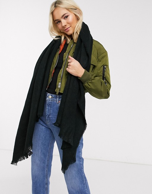 Oasis lightweight scarf in black