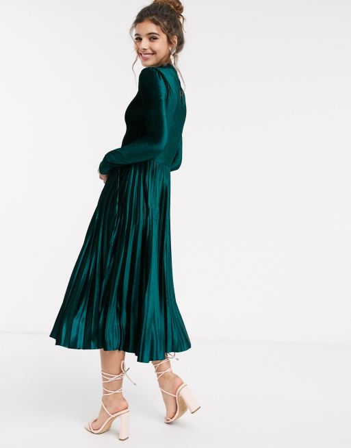 Green velvet sale pleated dress