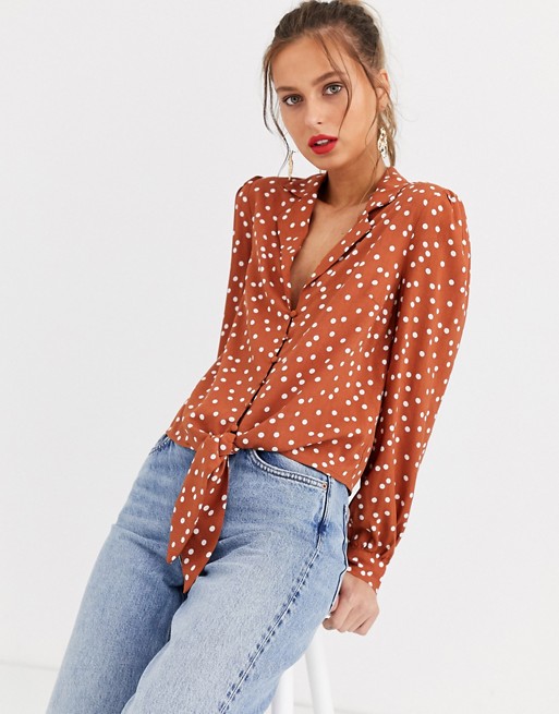 Oasis shirt with tie front in tan polka dot