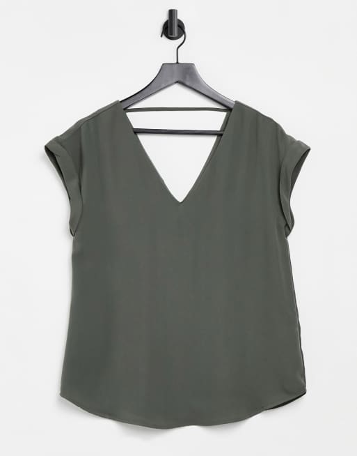 Oasis - T-shirt kaki con maniche con risvolto e scollo a V