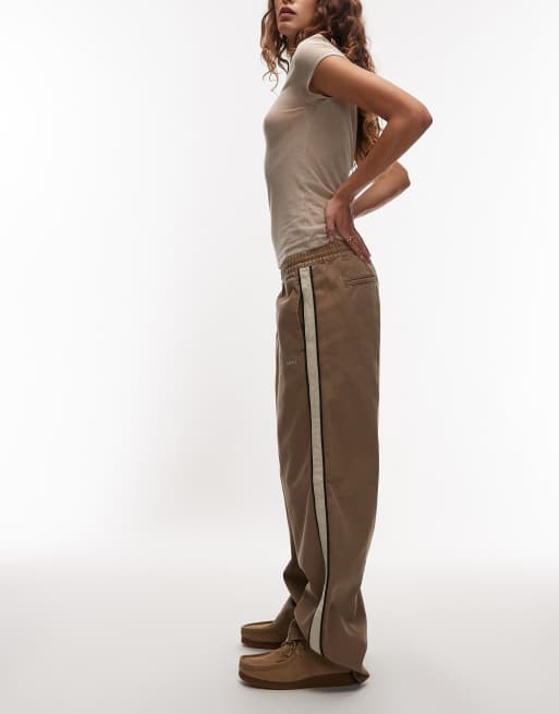 Obey – Astrid – Weite Schlupfhose in Braun und Beige mit seitlichem Streifen, 5 von 5