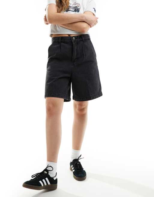 Obey - Denim short met langere lengte in zwart met wassing