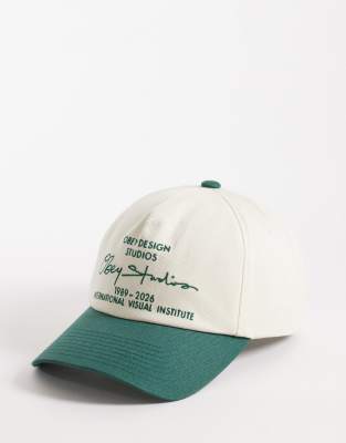 Obey - Design Studios - Mehrfarbige Strapback-Kappe mit fünf Bahnen und farblich abgesetztem Schirm-Bunt