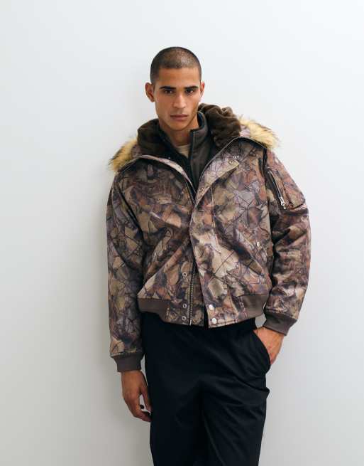 Obey N-2B camo korte parka met capuchon met faux-fur rand in multi, 4 van 5