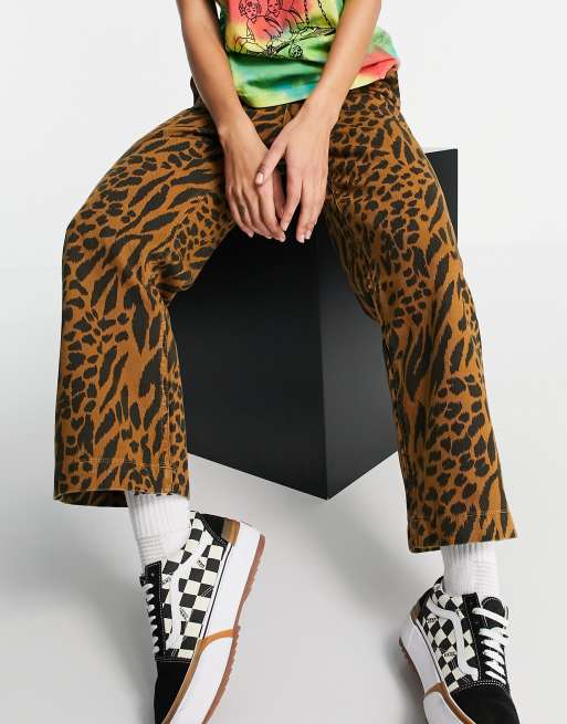 Obey - Pantaloni a fondo ampio e vita alta con stampa animalier, 4 di 4