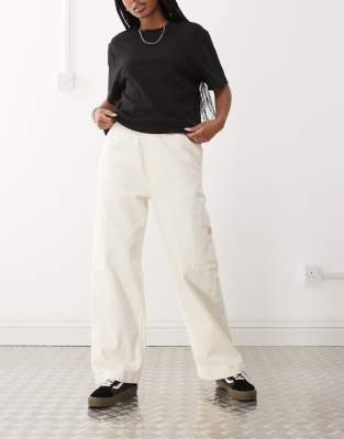 Obey Obey Primal cargo trouser in cream-White