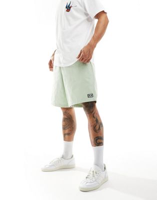 Obey relaxed twill short in pastel green