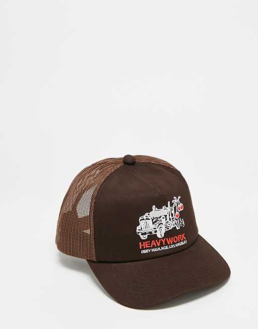 Obey - Truckerpet met 'Heavy' print in bruin