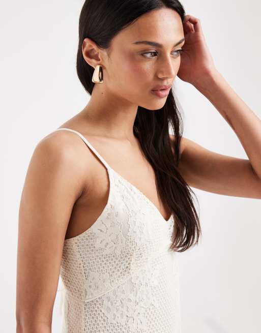 wedding dresses simple lace Sexy Mermaid V-neck Lace Sleeveless Wedding Dress with Sweep Train Simple Elegant Ethereal Country Garden, White-Nude / 20