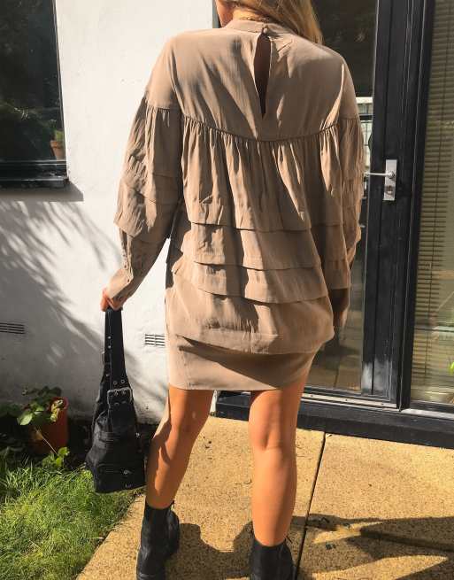 Object – Beige klänning med hög ringning, 2 av 4