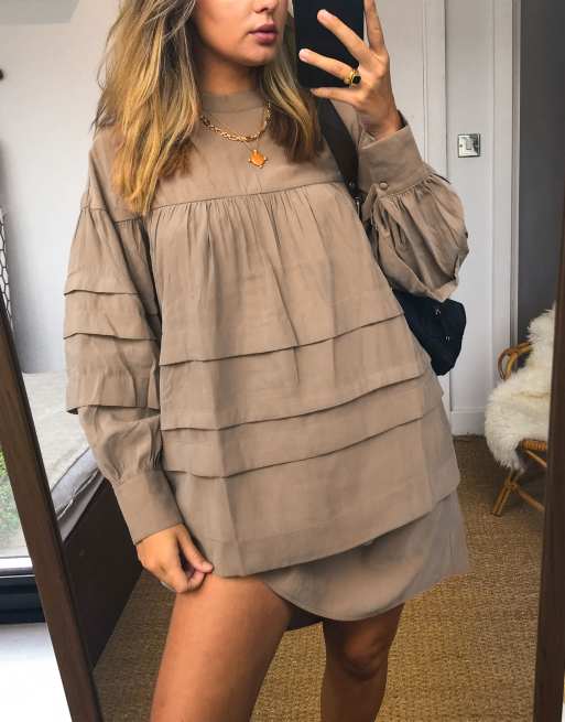 Object – Beige klänning med hög ringning, 4 av 4