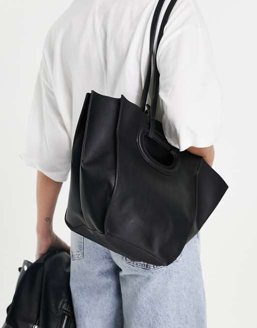 Object – Beuteltasche in Schwarz mit Griffen mit Zierausschnitt